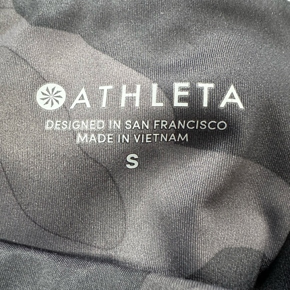 Athleta Camo Contender 7/8 Mid Rise Mid Compression Tights Size Small - Picture 9 of 11